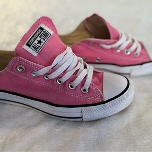 Converse Women's Low Top Sneakers - Vibrant Pink
